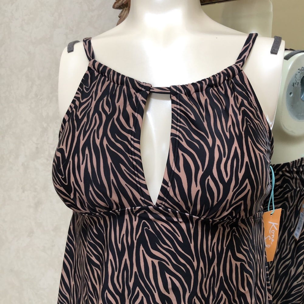 New Women’s Tankini top. Size M (8-10). Black and brown. Adjustable straps. - Picture 4 of 12
